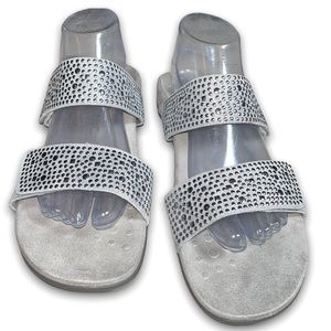 VIONIC Samoa Pewter Leather Grey Silver Studded Slip On Slide Sandals Shoes 10